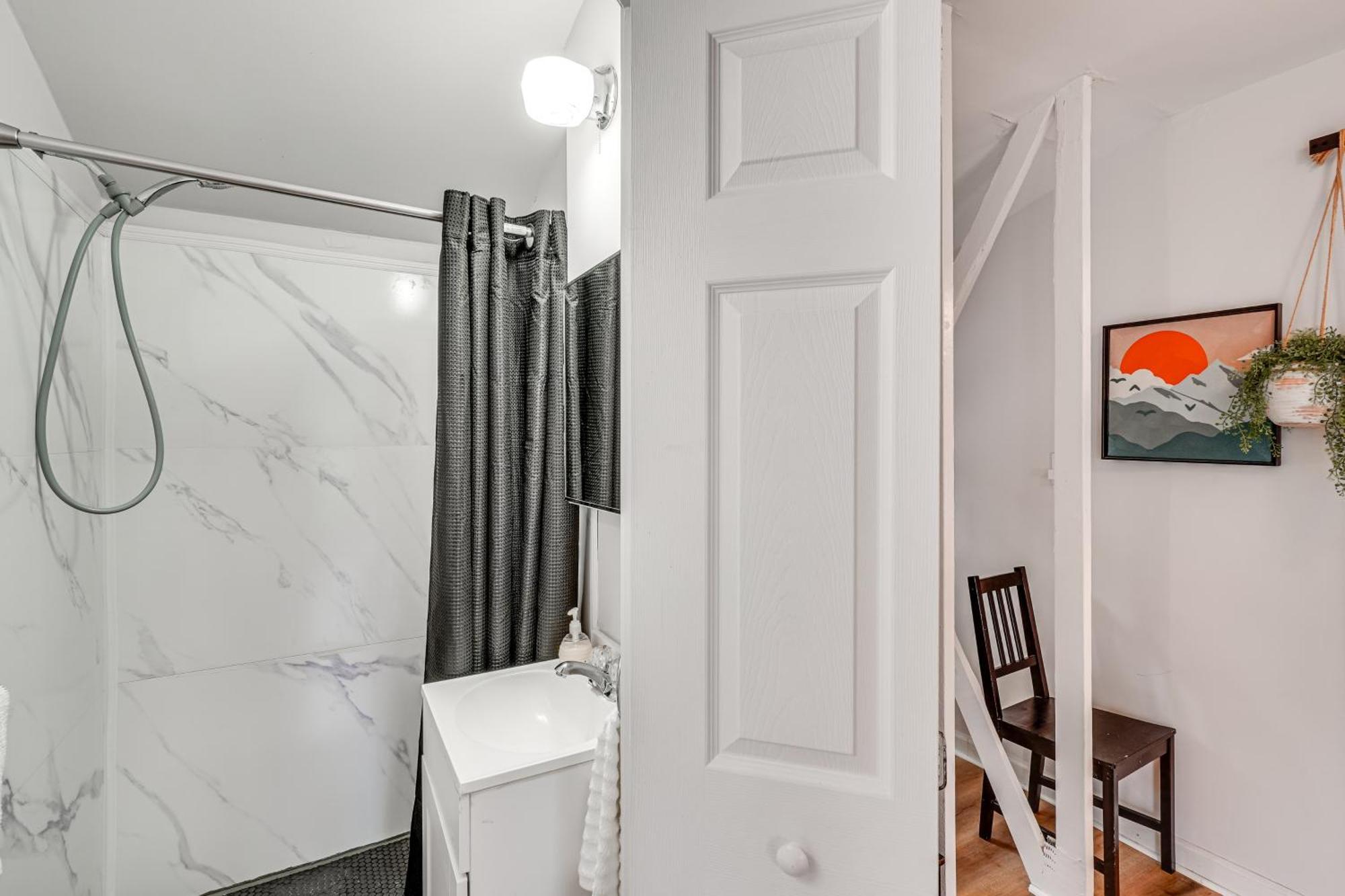 Epic Brunswick Apartment, Deck With Private Hot Tub! Bagian luar foto