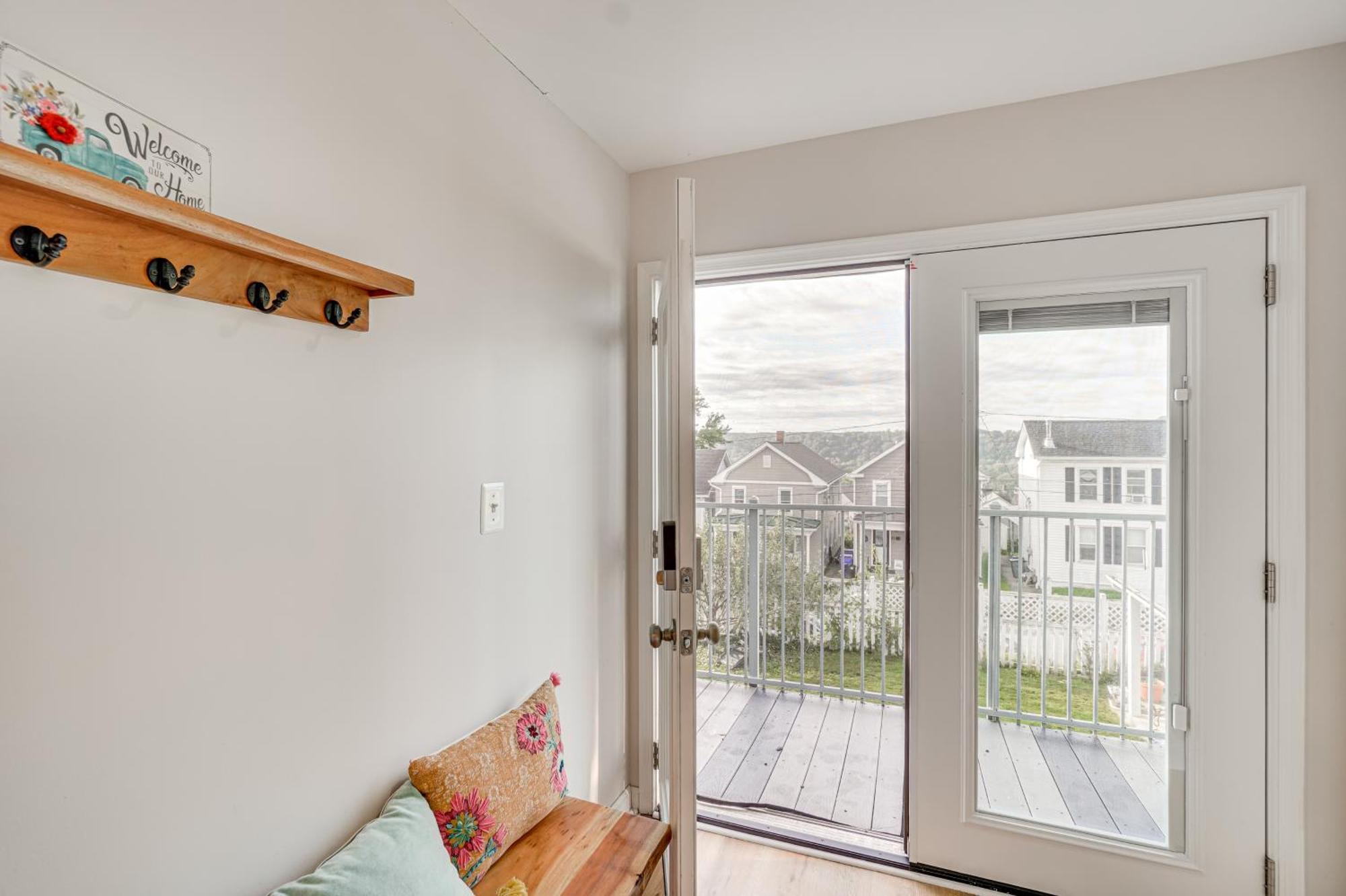 Epic Brunswick Apartment, Deck With Private Hot Tub! Bagian luar foto