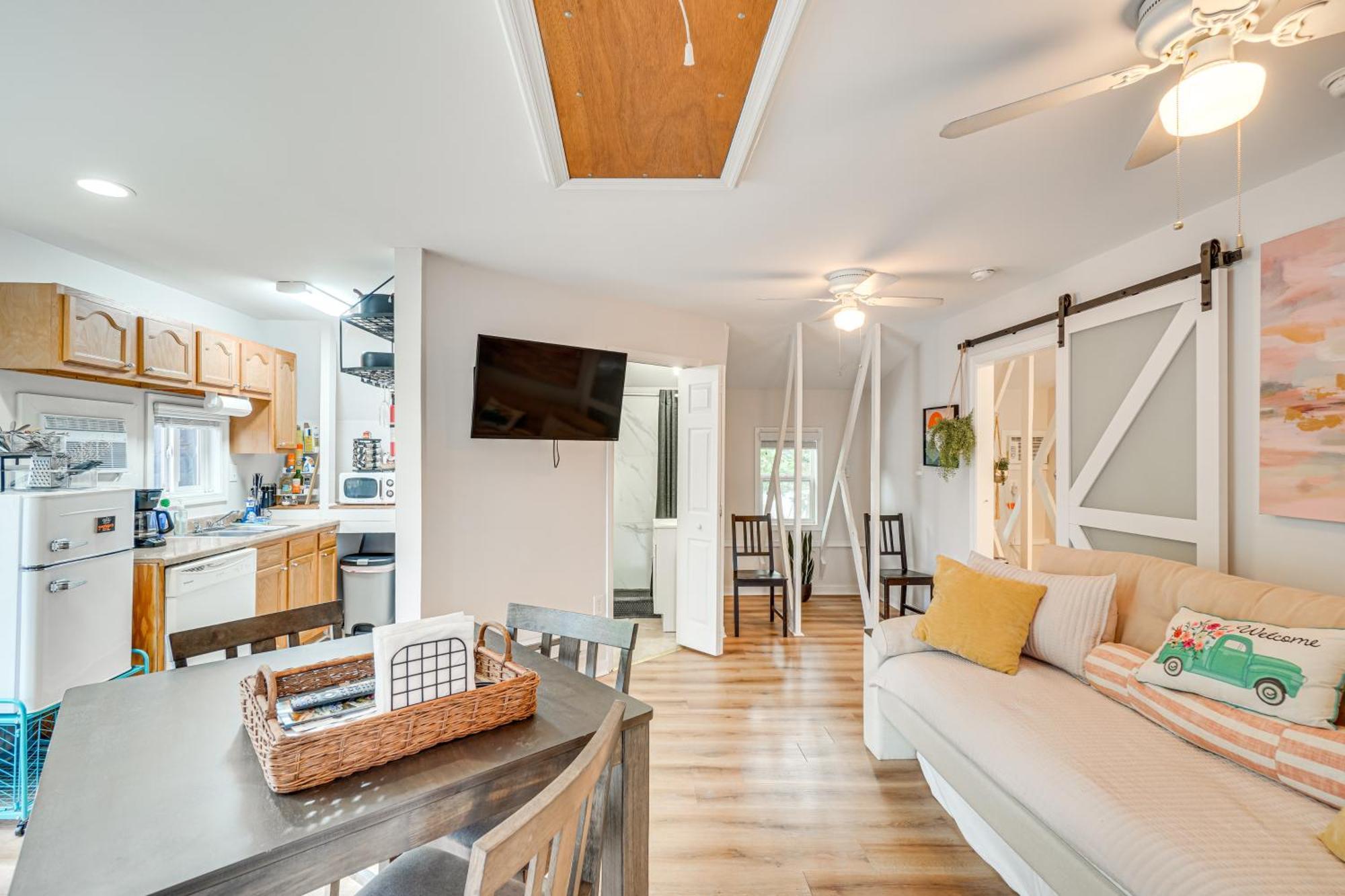 Epic Brunswick Apartment, Deck With Private Hot Tub! Bagian luar foto