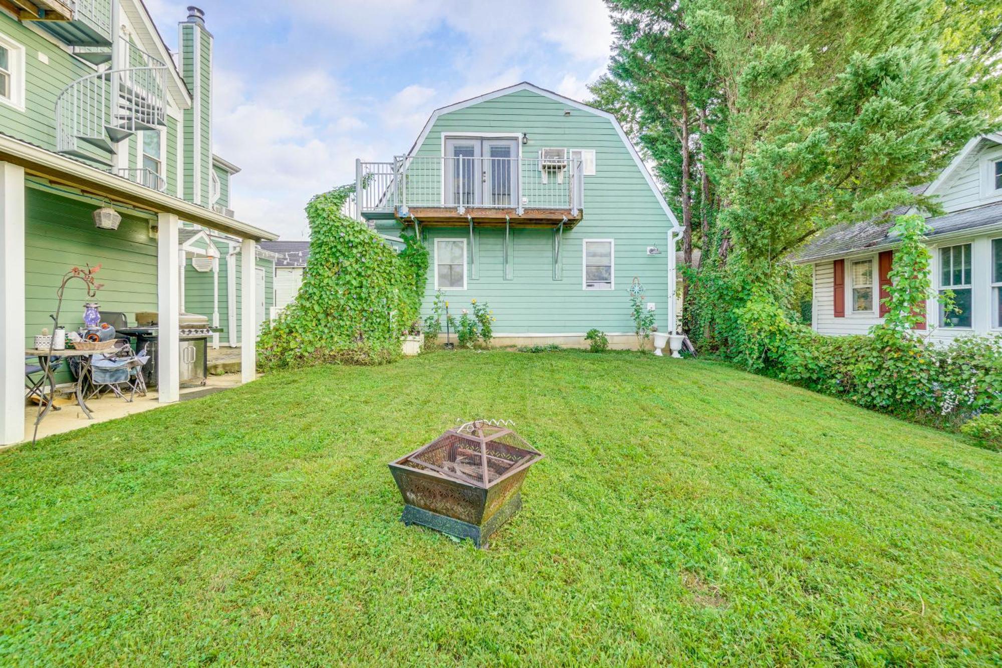 Epic Brunswick Apartment, Deck With Private Hot Tub! Bagian luar foto